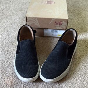 Söfft Black Slip-On Sneakers